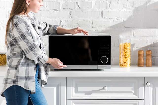 Best microwave devices with grill in Saudi Arabia 2023 23 Regular microwave and microwave with grill